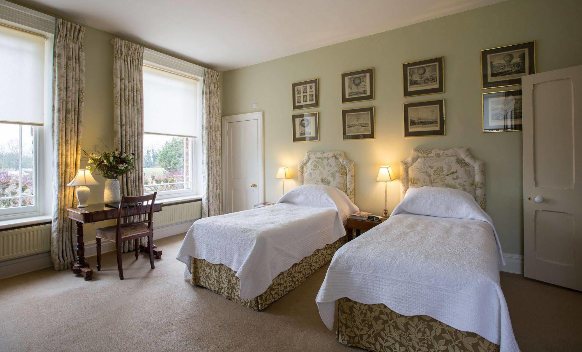 Overtown Manor Bed And Breakfast Σουίντον Εξωτερικό φωτογραφία